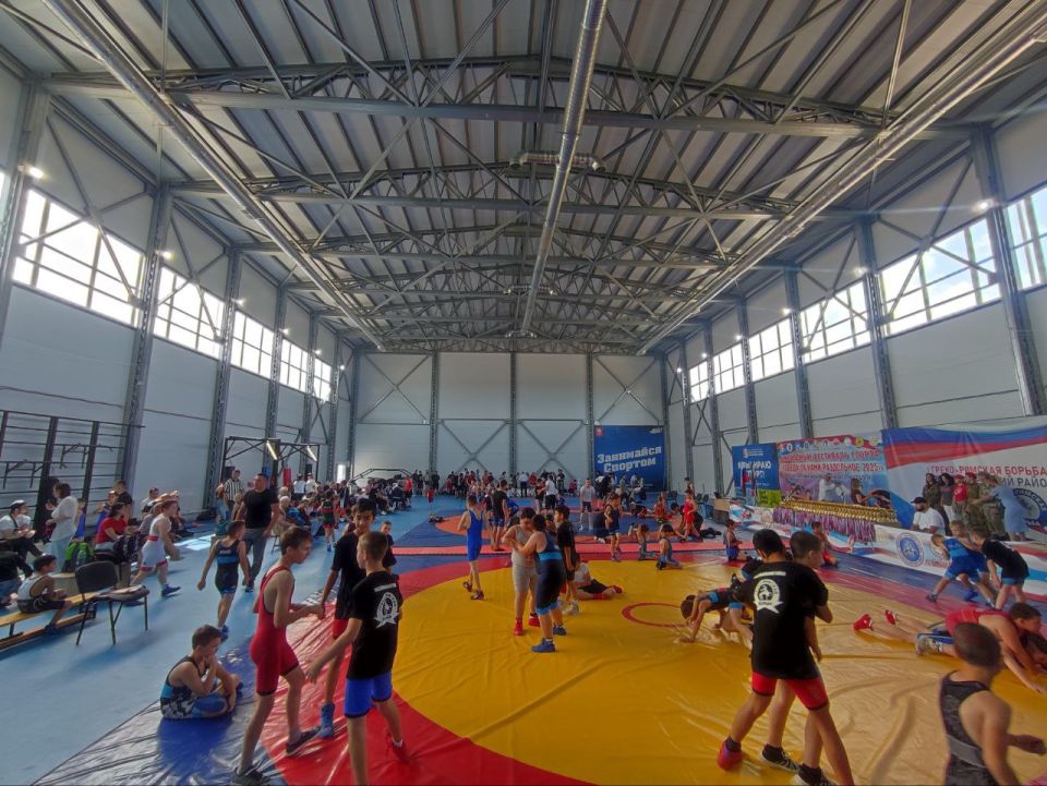 Денис Олейник: Сегодня в Раздольном на базе физкультурно-оздоровительного комплекса состоялось открытие Фестиваля спорта Денис Олейник: Сегодня в Раздольном на базе физкультурно-оздоровительного комплекса состоялось открытие Фестиваля спорта