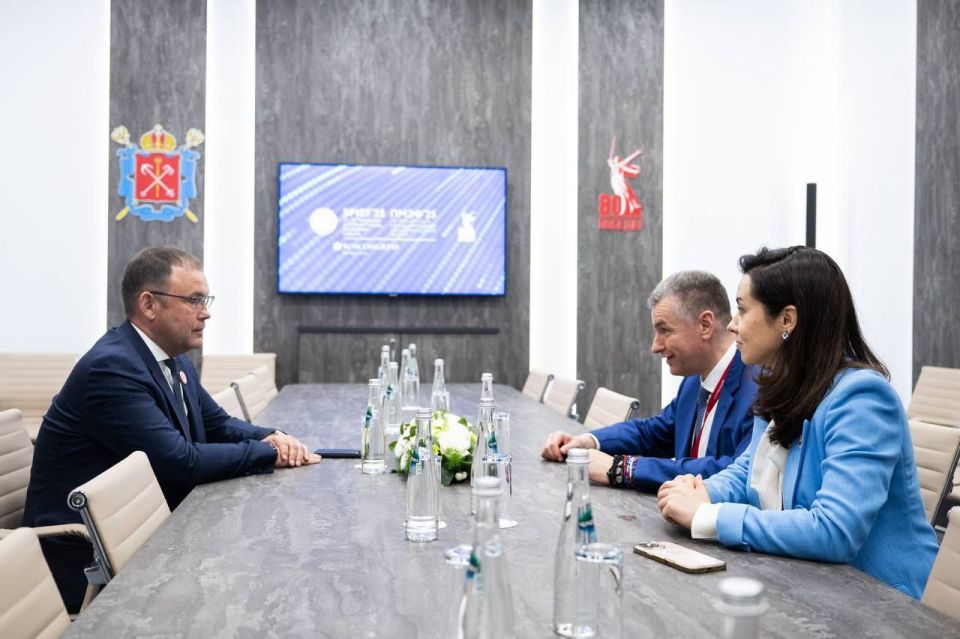 Леонид Слуцкий: ПМЭФ-2025, итоги. На Форуме удалось решить множество важных политических и деловых вопросов, встретиться с представителями иностранных делегаций, главами регионов, предпринимателями, обсудить актуальные... Леонид Слуцкий: ПМЭФ-2025, итоги. На Форуме удалось решить множество важных политических и деловых вопросов, встретиться с представителями иностранных делегаций, главами регионов, предпринимателями, обсудить актуальные...