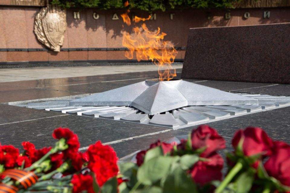Владимир Константинов: Каждый год в этот день, 22 июня, мы испытываем одинаковые чувства: скорбь по тем, кто не пережил его в далёком 1941-м, боль то того, что судьбы десятков миллионов людей были безжалостно сломаны, их...