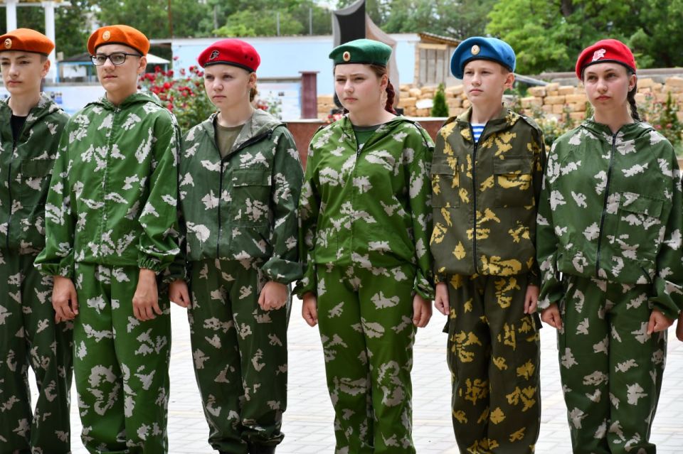 Василий Грабован: Сегодня, в День памяти и скорби красногвардейцы возложили цветы к мемориалу "Никто не забыт, ничто не забыто" Василий Грабован: Сегодня, в День памяти и скорби красногвардейцы возложили цветы к мемориалу "Никто не забыт, ничто не забыто"