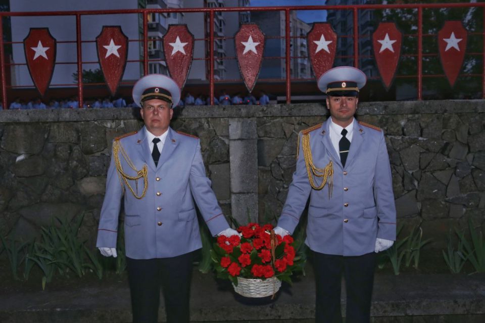 «Свеча памяти»: Сотрудники МВД по Республике Крым почтили память погибших в годы Великой Отечественной войны «Свеча памяти»: Сотрудники МВД по Республике Крым почтили память погибших в годы Великой Отечественной войны