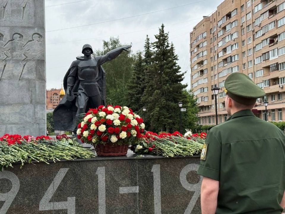 Военные следователи СК России приняли участие в мемориальных мероприятиях, посвящённых подвигу советского народа в годы Великой Отечественной войны Военные следователи СК России приняли участие в мемориальных мероприятиях, посвящённых подвигу советского народа в годы Великой Отечественной войны