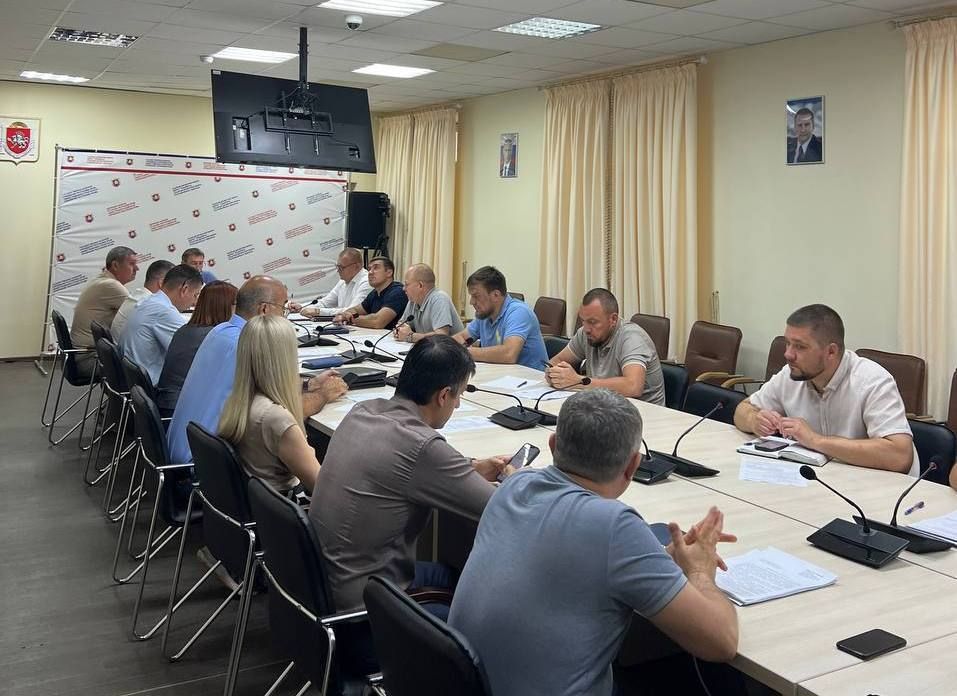 Под руководством Председателя Совета Министров Республики Крым Юрия Гоцанюка состоялось еженедельное совещание в ГКУ РК «Инвестстрой» Под руководством Председателя Совета Министров Республики Крым Юрия Гоцанюка состоялось еженедельное совещание в ГКУ РК «Инвестстрой»