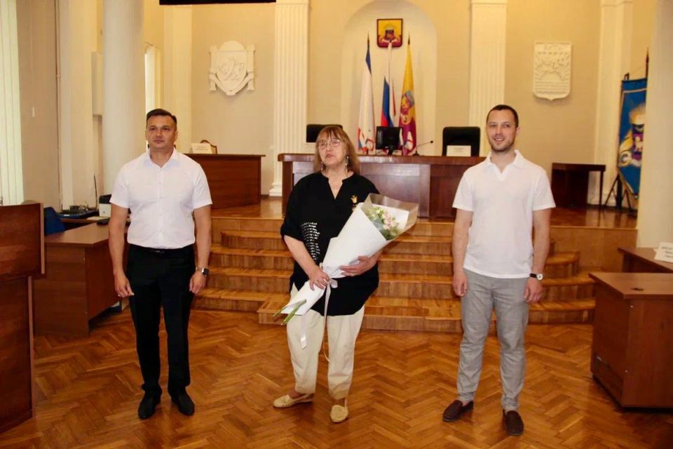 Константин Шимановский: Ученики «Школы будущего» №2 почувствовали себя в роли депутатов! Сегодня ребята из лагеря «Бригантина» ознакомились с работой Ялтинского городского совета и Администрации Константин Шимановский: Ученики «Школы будущего» №2 почувствовали себя в роли депутатов! Сегодня ребята из лагеря «Бригантина» ознакомились с работой Ялтинского городского совета и Администрации