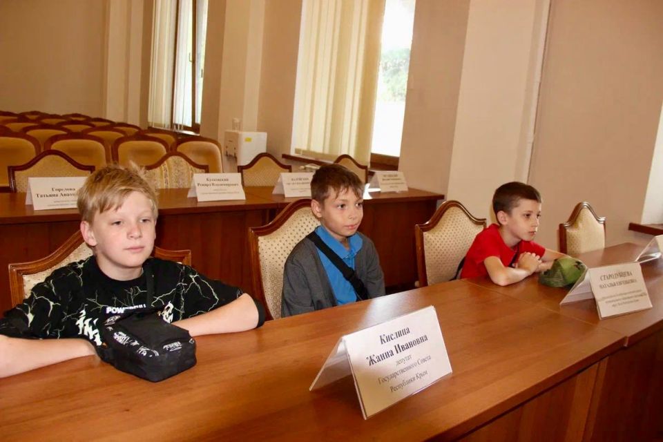 Константин Шимановский: Ученики «Школы будущего» №2 почувствовали себя в роли депутатов! Сегодня ребята из лагеря «Бригантина» ознакомились с работой Ялтинского городского совета и Администрации Константин Шимановский: Ученики «Школы будущего» №2 почувствовали себя в роли депутатов! Сегодня ребята из лагеря «Бригантина» ознакомились с работой Ялтинского городского совета и Администрации