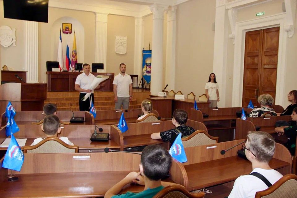Константин Шимановский: Ученики «Школы будущего» №2 почувствовали себя в роли депутатов! Сегодня ребята из лагеря «Бригантина» ознакомились с работой Ялтинского городского совета и Администрации Константин Шимановский: Ученики «Школы будущего» №2 почувствовали себя в роли депутатов! Сегодня ребята из лагеря «Бригантина» ознакомились с работой Ялтинского городского совета и Администрации