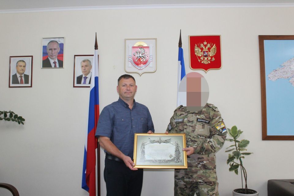 Игорь Крутьков: В рамках реализации программы поддержки военнослужащих, участвующих в Специальной военной операции, удостоен почетной грамотой Министерства обороны Российской Федерации, врученной мне командованием Игорь Крутьков: В рамках реализации программы поддержки военнослужащих, участвующих в Специальной военной операции, удостоен почетной грамотой Министерства обороны Российской Федерации, врученной мне командованием