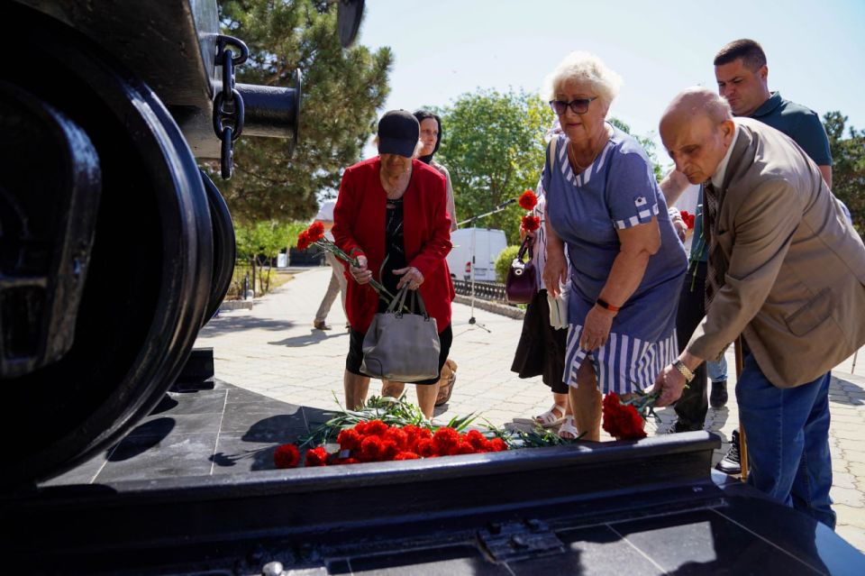 В Евпатории почтили память жертв депортации В Евпатории почтили память жертв депортации