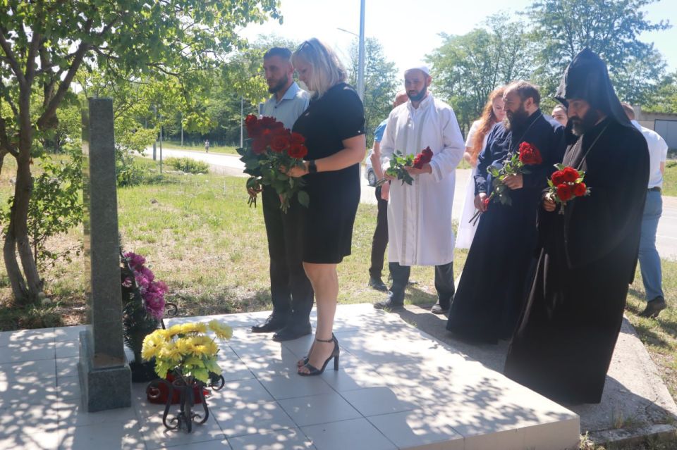 Валентина Варава: В День памяти жертв депортации из Крыма армян, болгар и греков мы собрались, чтобы почтить память тех, кто стал жертвой трагических событий Валентина Варава: В День памяти жертв депортации из Крыма армян, болгар и греков мы собрались, чтобы почтить память тех, кто стал жертвой трагических событий