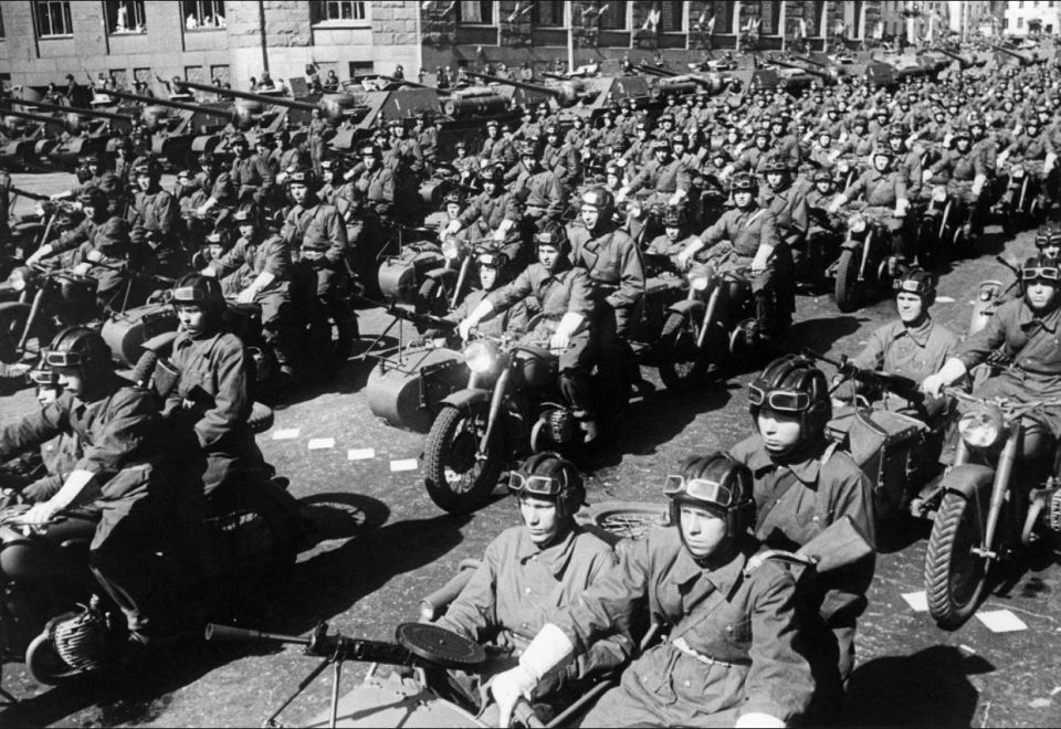 Екатерина Алтабаева: 80 лет назад, 24 июня 1945 года в Москве на Красной площади состоялся Парад Победы, ознаменовавший разгром нацистской Германии в Великой Отечественной войне Екатерина Алтабаева: 80 лет назад, 24 июня 1945 года в Москве на Красной площади состоялся Парад Победы, ознаменовавший разгром нацистской Германии в Великой Отечественной войне