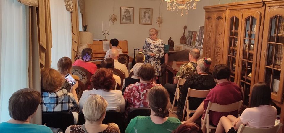 Презентация выставки «Две сестры, две судьбы» Презентация выставки «Две сестры, две судьбы»