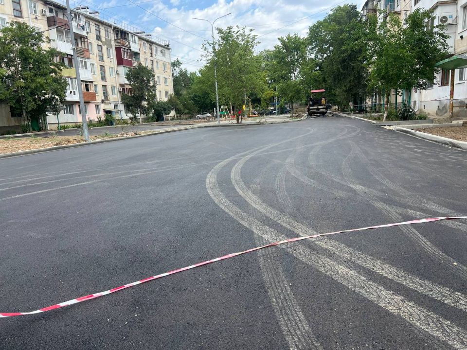 Игорь Ивин: В Джанкое завершают обустраивать дворовые территории Игорь Ивин: В Джанкое завершают обустраивать дворовые территории