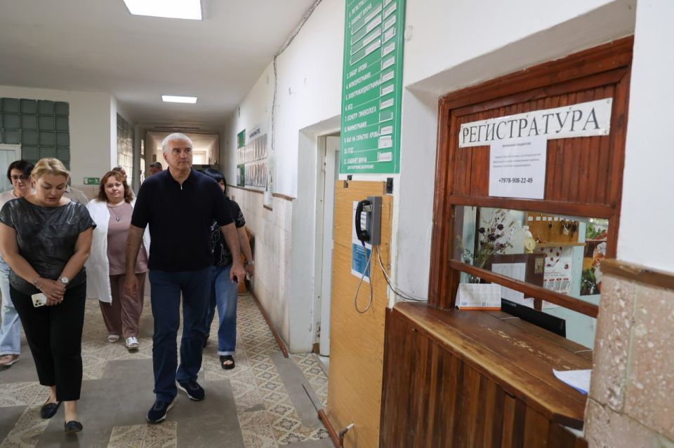 На ремонт Почтовской больницы Бахчисарайского района планируют выделить около 30 млн рублей На ремонт Почтовской больницы Бахчисарайского района планируют выделить около 30 млн рублей