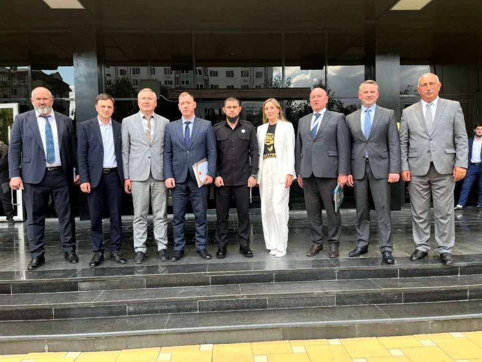 Команда Крыма завоевала титул в номинации «Лучшее музыкальное выступление» в Межрегиональном фестивале русских народных сказок, сказок народов Северного Кавказа и Республики Крым под названием «В тридевятом царстве…» Команда Крыма завоевала титул в номинации «Лучшее музыкальное выступление» в Межрегиональном фестивале русских народных сказок, сказок народов Северного Кавказа и Республики Крым под названием «В тридевятом царстве…»