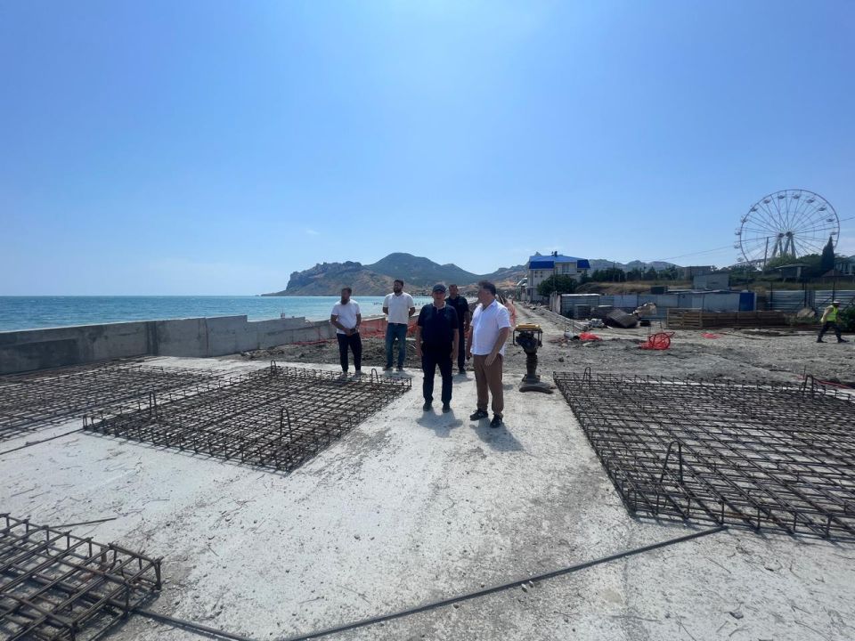 Реконструкцию набережной в Коктебеле выполнили на 60% Реконструкцию набережной в Коктебеле выполнили на 60%