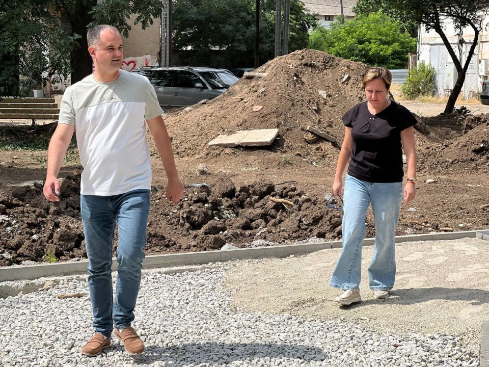 Игорь Ивин: Поручил своим заместителям Жанне Хмур и Дмитрию Фурсе проинспектировать, как проходят работы по капитальному ремонту в городском парке Игорь Ивин: Поручил своим заместителям Жанне Хмур и Дмитрию Фурсе проинспектировать, как проходят работы по капитальному ремонту в городском парке
