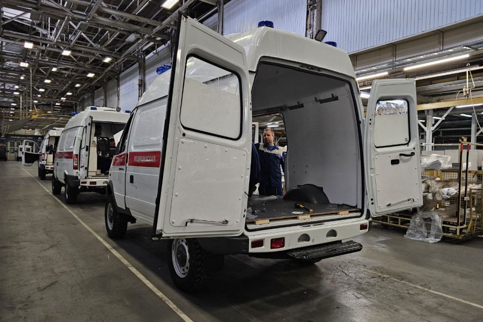 Владимир Константинов: В рамках рабочей поездки в Нижний Новгород осмотрел производственные цеха Горьковского автозавода Владимир Константинов: В рамках рабочей поездки в Нижний Новгород осмотрел производственные цеха Горьковского автозавода