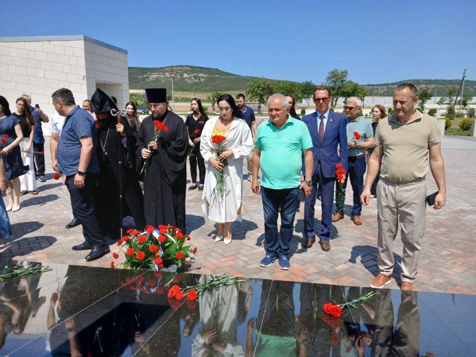 В Бахчисарайском районе прошло мероприятие, приуроченное ко Дню памяти депортации армян, греков и болгар из Крыма В Бахчисарайском районе прошло мероприятие, приуроченное ко Дню памяти депортации армян, греков и болгар из Крыма