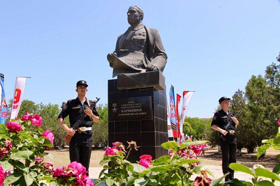 В Евпатории, на территории одной из воинских частей, состоялось торжественное открытие первого в Республике Крым парка «Патриот» В Евпатории, на территории одной из воинских частей, состоялось торжественное открытие первого в Республике Крым парка «Патриот»