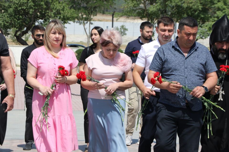 Ольга Урайкина: На территории мемориального комплекса «Путь возрождения народов Крыма» на железнодорожной станции «Сирень» прошло траурное мероприятие, приуроченное ко Дню депортации армян, греков и болгар из Крыма Ольга Урайкина: На территории мемориального комплекса «Путь возрождения народов Крыма» на железнодорожной станции «Сирень» прошло траурное мероприятие, приуроченное ко Дню депортации армян, греков и болгар из Крыма