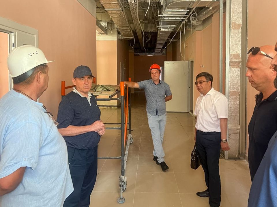 Юрий Гоцанюк: Осмотрел ход реконструкции детского сада №9 «Алые паруса» в Феодосии Юрий Гоцанюк: Осмотрел ход реконструкции детского сада №9 «Алые паруса» в Феодосии