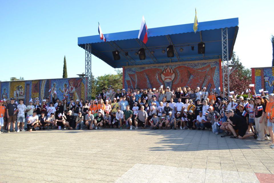 В Евпатории стартовала "Детская правовая смена" с участием ведущих юристов Крыма В Евпатории стартовала "Детская правовая смена" с участием ведущих юристов Крыма
