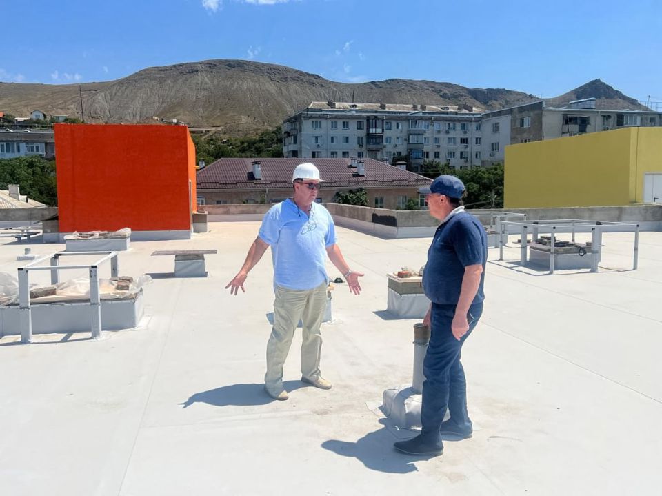 Юрий Гоцанюк: Осмотрел ход реконструкции детского сада №9 «Алые паруса» в Феодосии Юрий Гоцанюк: Осмотрел ход реконструкции детского сада №9 «Алые паруса» в Феодосии