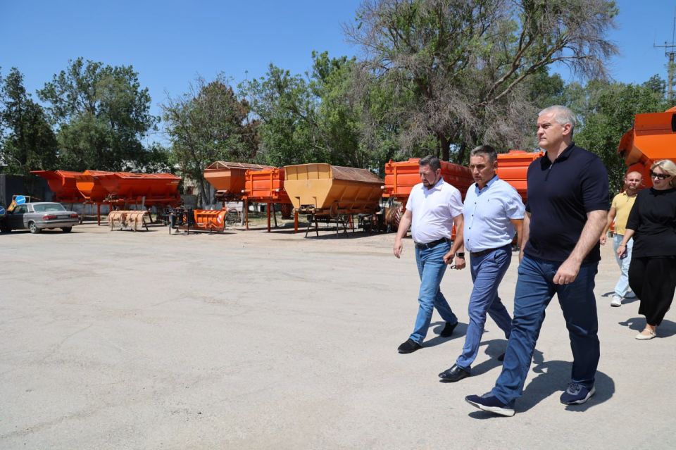  :                  ,   1975 