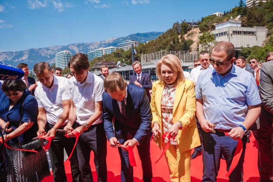 Константин Шимановский: Состоялось открытие первой очереди пляжа «Изумрудный»! Реконструкция объекта проводилась «Союз Маринс Групп» и отелем «Ялта-Интурист» более двух лет Константин Шимановский: Состоялось открытие первой очереди пляжа «Изумрудный»! Реконструкция объекта проводилась «Союз Маринс Групп» и отелем «Ялта-Интурист» более двух лет