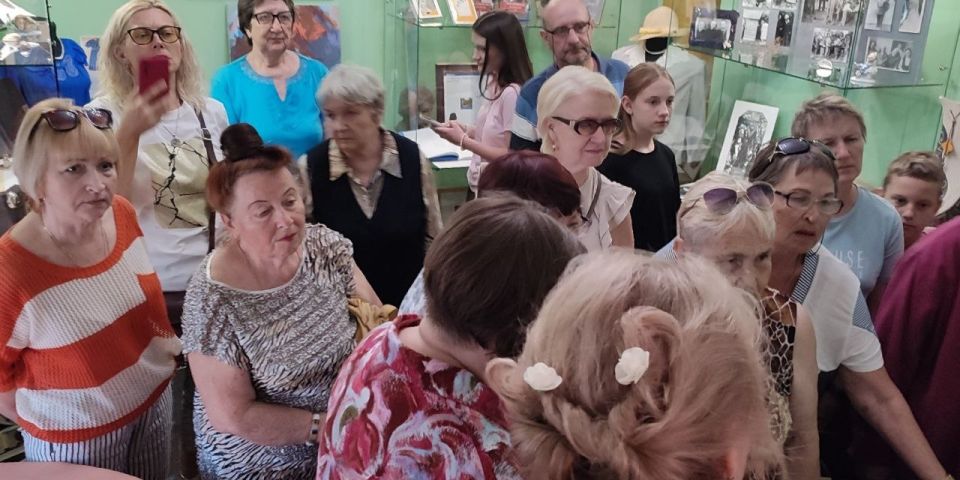 Презентация выставки «Две сестры, две судьбы» Презентация выставки «Две сестры, две судьбы»