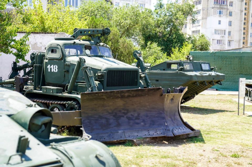 В Евпатории открыт первый в Крыму парк «Патриот» В Евпатории открыт первый в Крыму парк «Патриот»