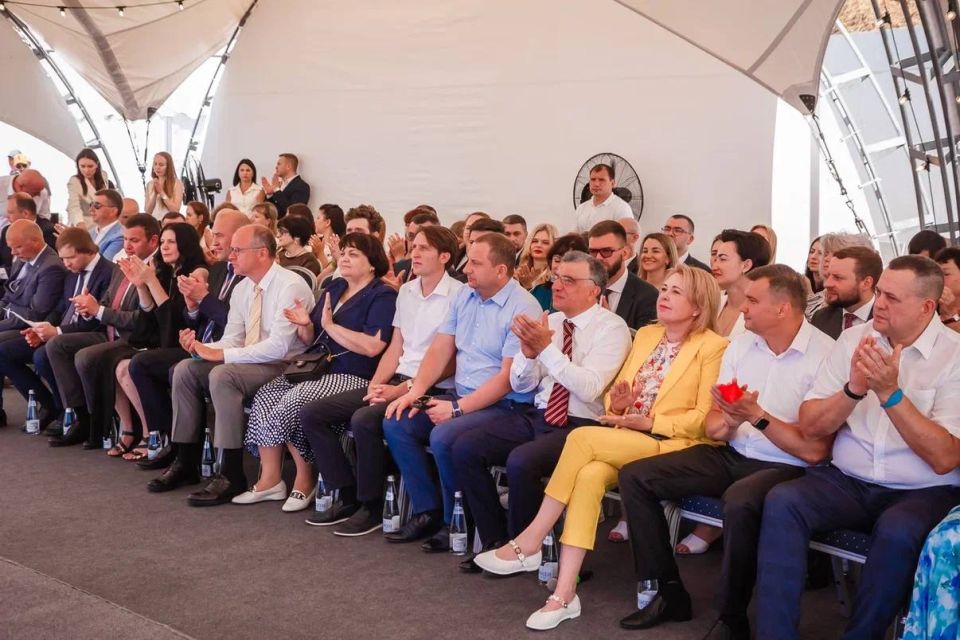 Константин Шимановский: Состоялось открытие первой очереди пляжа «Изумрудный»! Реконструкция объекта проводилась «Союз Маринс Групп» и отелем «Ялта-Интурист» более двух лет Константин Шимановский: Состоялось открытие первой очереди пляжа «Изумрудный»! Реконструкция объекта проводилась «Союз Маринс Групп» и отелем «Ялта-Интурист» более двух лет