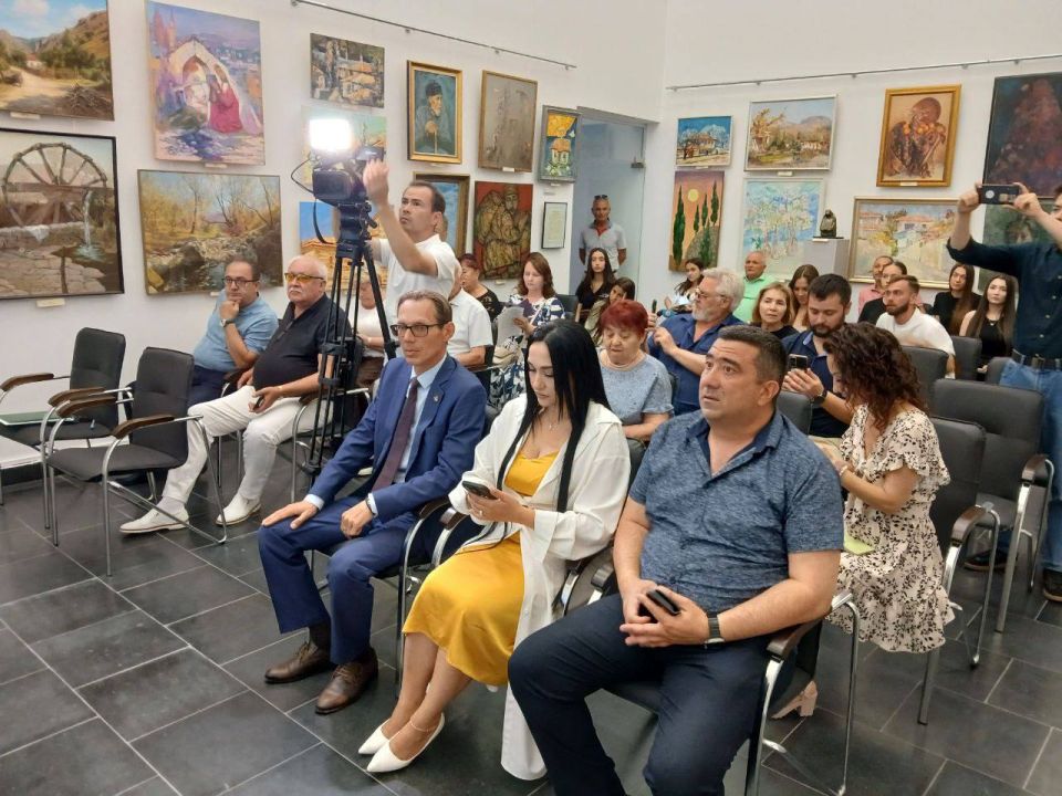 В Бахчисарайском районе прошло мероприятие, приуроченное ко Дню памяти депортации армян, греков и болгар из Крыма В Бахчисарайском районе прошло мероприятие, приуроченное ко Дню памяти депортации армян, греков и болгар из Крыма