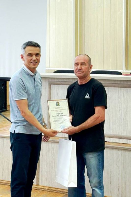 Сергей Петелин: За высокие достижения в региональном этапе X Спартакиады пенсионеров России в Республике Крым вручил Благодарственные письма Администрации Симферопольского района Козловскому С.И., Старикову А.А., Коротаевой... Сергей Петелин: За высокие достижения в региональном этапе X Спартакиады пенсионеров России в Республике Крым вручил Благодарственные письма Администрации Симферопольского района Козловскому С.И., Старикову А.А., Коротаевой...