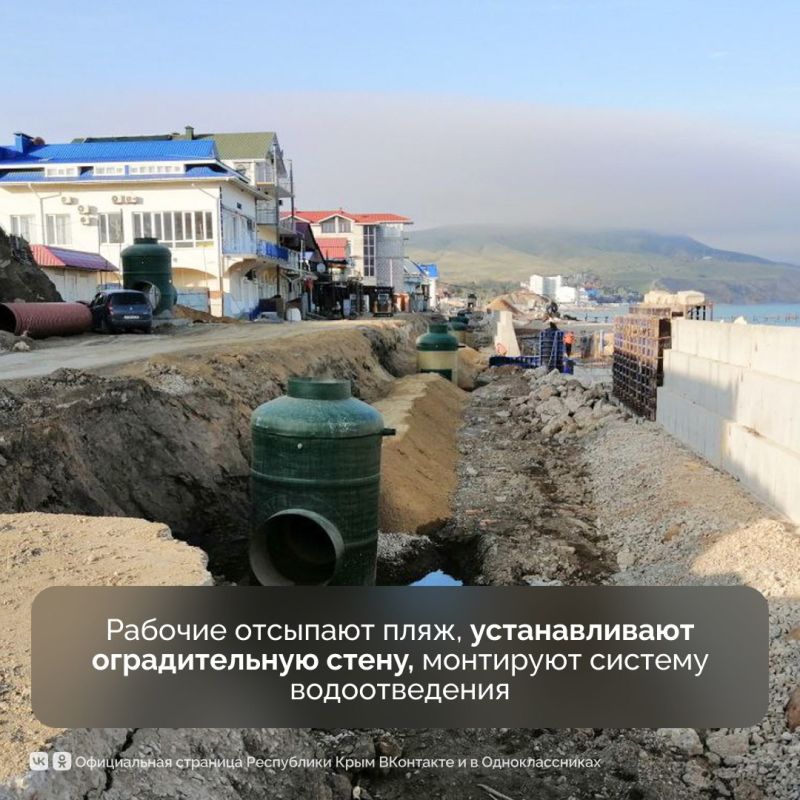 Летом в Феодосии крайне важно обеспечить достаточный полив деревьев Летом в Феодосии крайне важно обеспечить достаточный полив деревьев