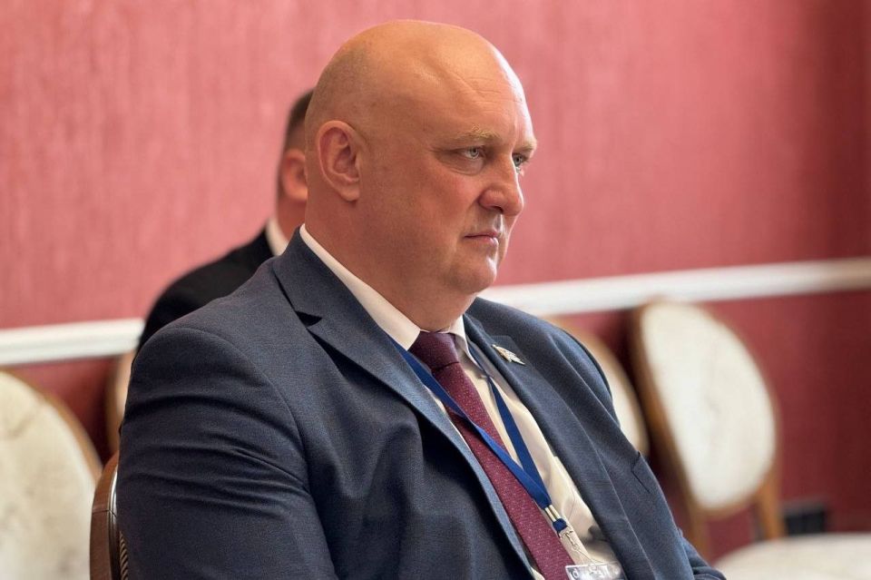 Владимир Константинов: Подписали соглашение о межпарламентском сотрудничестве с председателем Витебского областного Совета депутатов Белоруссии Дмитрием Владимировичем Демидовым Владимир Константинов: Подписали соглашение о межпарламентском сотрудничестве с председателем Витебского областного Совета депутатов Белоруссии Дмитрием Владимировичем Демидовым