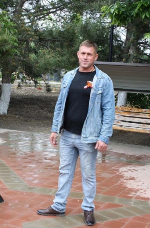 Анжелика Ястребова: С радостью поздравляю с Днём рождения главу администрации Плодовского сельского поселения, Ивана Шевченко!