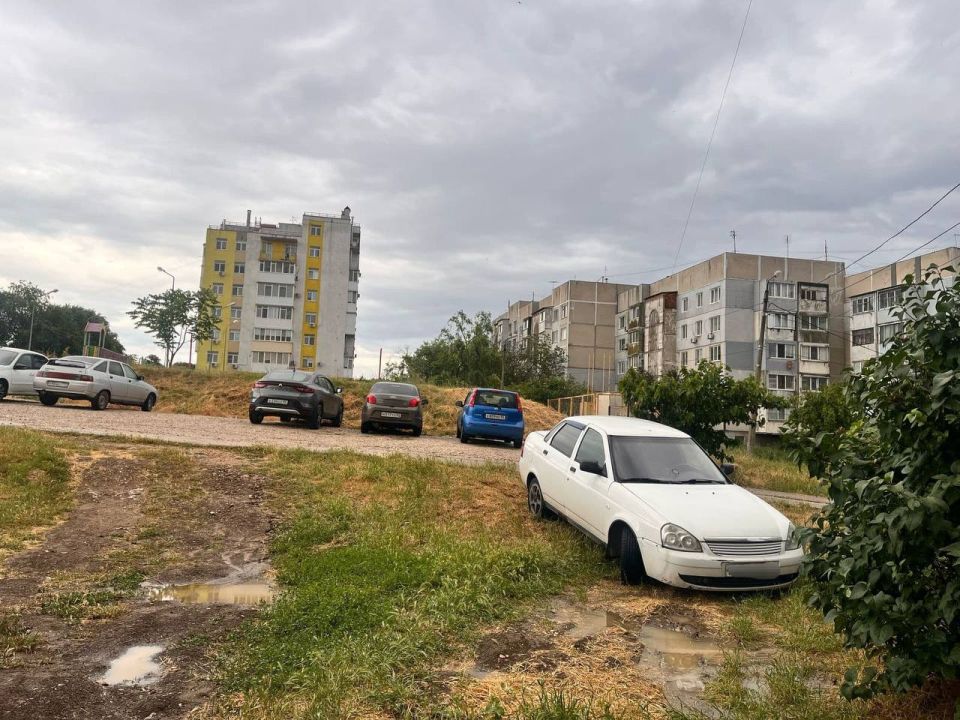 Управлением муниципального контроля в ходе очередного мониторинга в районе Индустриального шоссе, 27, 21, по шоссе Героев Сталинграда, 44, 44А, 64, 14А, ул. Славы, 16, 14, 12, ул. Суворова, 24, вновь выявлены транспортные... Управлением муниципального контроля в ходе очередного мониторинга в районе Индустриального шоссе, 27, 21, по шоссе Героев Сталинграда, 44, 44А, 64, 14А, ул. Славы, 16, 14, 12, ул. Суворова, 24, вновь выявлены транспортные...