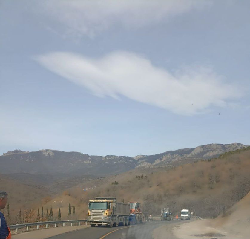 В Крыму почти закончили капремонт участка дороги Алушта-Судак-Феодосия, ведущего к национальному парку «Крымский» В Крыму почти закончили капремонт участка дороги Алушта-Судак-Феодосия, ведущего к национальному парку «Крымский»