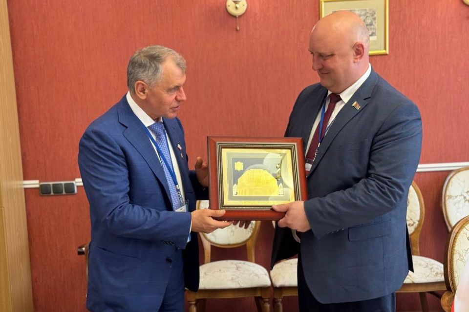 Владимир Константинов: Подписали соглашение о межпарламентском сотрудничестве с председателем Витебского областного Совета депутатов Белоруссии Дмитрием Владимировичем Демидовым Владимир Константинов: Подписали соглашение о межпарламентском сотрудничестве с председателем Витебского областного Совета депутатов Белоруссии Дмитрием Владимировичем Демидовым