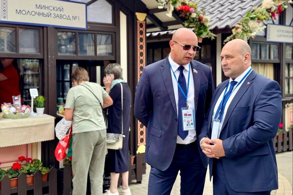 Владимир Немцев: Сегодня в Нижнем Новгороде стартовал XII Форум регионов России и Беларуси, посвященный теме «Молодёжь Белоруссии и России — наследники Великой Победы и будущее Союзного государства» Владимир Немцев: Сегодня в Нижнем Новгороде стартовал XII Форум регионов России и Беларуси, посвященный теме «Молодёжь Белоруссии и России — наследники Великой Победы и будущее Союзного государства»