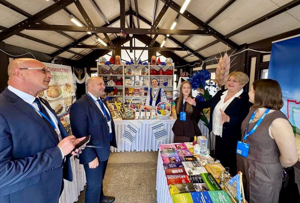 Владимир Немцев: Сегодня в Нижнем Новгороде стартовал XII Форум регионов России и Беларуси, посвященный теме «Молодёжь Белоруссии и России — наследники Великой Победы и будущее Союзного государства» Владимир Немцев: Сегодня в Нижнем Новгороде стартовал XII Форум регионов России и Беларуси, посвященный теме «Молодёжь Белоруссии и России — наследники Великой Победы и будущее Союзного государства»