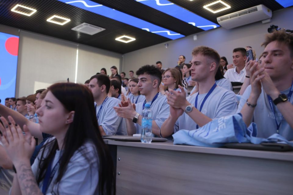 Подключаем молодежь к транспортным проектам Приазовья Подключаем молодежь к транспортным проектам Приазовья