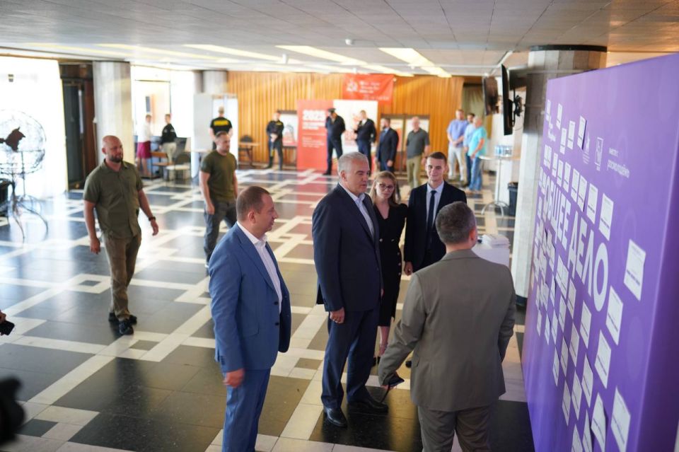 Алексей Зинченко: Молодёжь, вы самая лучшая! Алексей Зинченко: Молодёжь, вы самая лучшая!