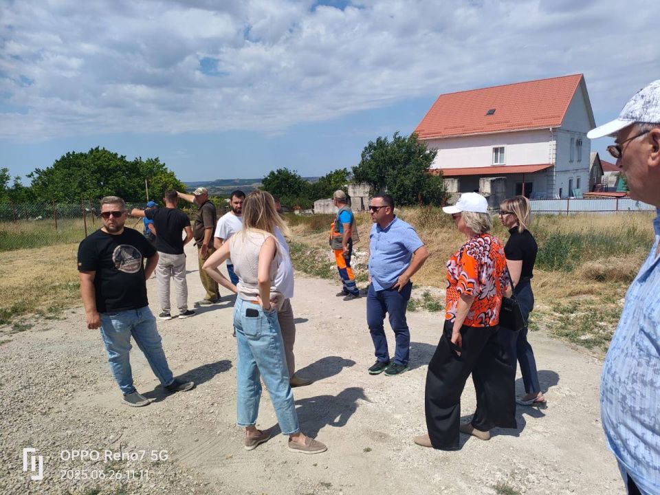 В Левадках готовятся к капитальному ремонту улицы Гречко в рамках Народной программы Партии «Единая Россия» В Левадках готовятся к капитальному ремонту улицы Гречко в рамках Народной программы Партии «Единая Россия»