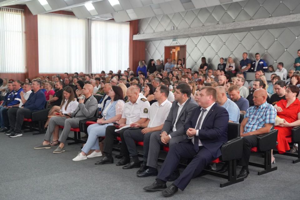 Министр промышленности и торговли Республики Крым Анушаван Агаджанян посетил судостроительные предприятия Феодосии и Керчи Министр промышленности и торговли Республики Крым Анушаван Агаджанян посетил судостроительные предприятия Феодосии и Керчи