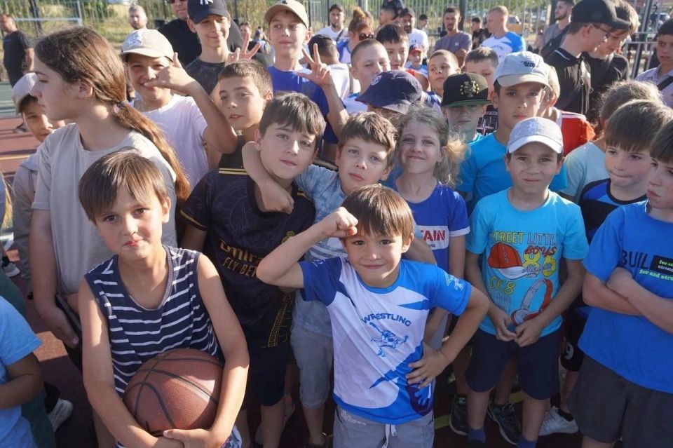 Ольга Торубарова: В рамках обращения Олимпийского Чемпиона Рустема Абдулаевича Казакова к Главе Республики Крым Сергею Валерьевичу Аксёнову в селе Пионерское Симферопольского района установлен многофункциональный спортивный... Ольга Торубарова: В рамках обращения Олимпийского Чемпиона Рустема Абдулаевича Казакова к Главе Республики Крым Сергею Валерьевичу Аксёнову в селе Пионерское Симферопольского района установлен многофункциональный спортивный...