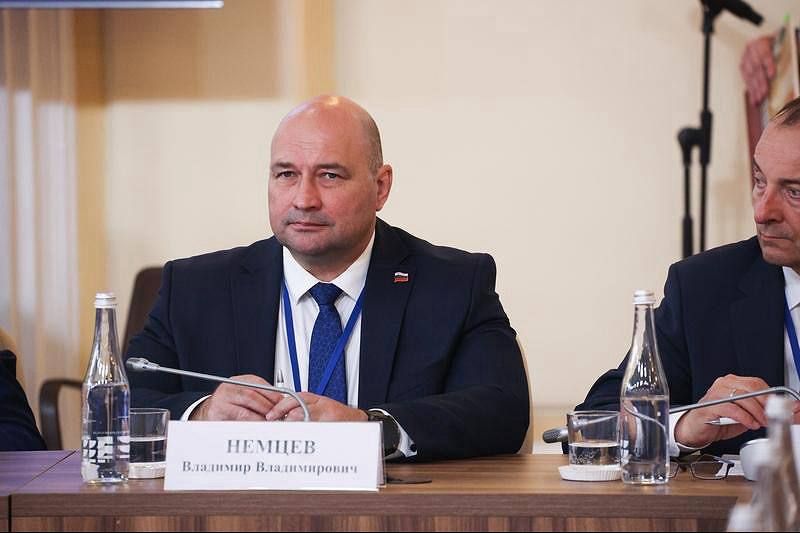 Владимир Немцев: На площадке XII Форума регионов России и Беларуси принял участие во встрече, которую провели Председатель Совета Федерации Валентина Матвиенко и Председатель Совета Республики Наталья Кочанова с... Владимир Немцев: На площадке XII Форума регионов России и Беларуси принял участие во встрече, которую провели Председатель Совета Федерации Валентина Матвиенко и Председатель Совета Республики Наталья Кочанова с...