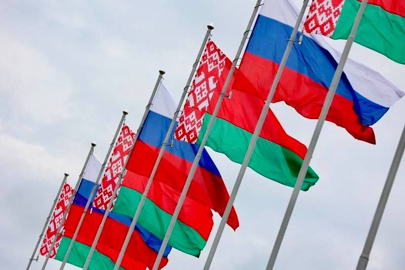 Владимир Немцев: На площадке XII Форума регионов России и Беларуси принял участие во встрече, которую провели Председатель Совета Федерации Валентина Матвиенко и Председатель Совета Республики Наталья Кочанова с... Владимир Немцев: На площадке XII Форума регионов России и Беларуси принял участие во встрече, которую провели Председатель Совета Федерации Валентина Матвиенко и Председатель Совета Республики Наталья Кочанова с...