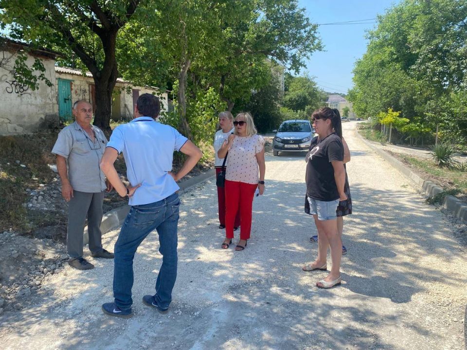 Валентина Варава: Выездная встреча по благоустройству дворовых территорий Валентина Варава: Выездная встреча по благоустройству дворовых территорий